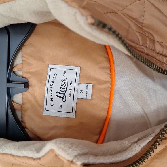 GH Bass Ladies Tan Quilted Packable Vest size S - Picture 2 of 6